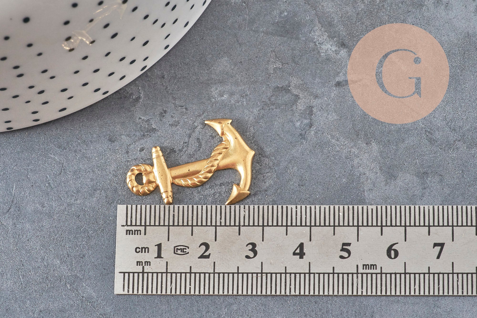 Raw brass anchor pendant 28mm, x1 (G10168)