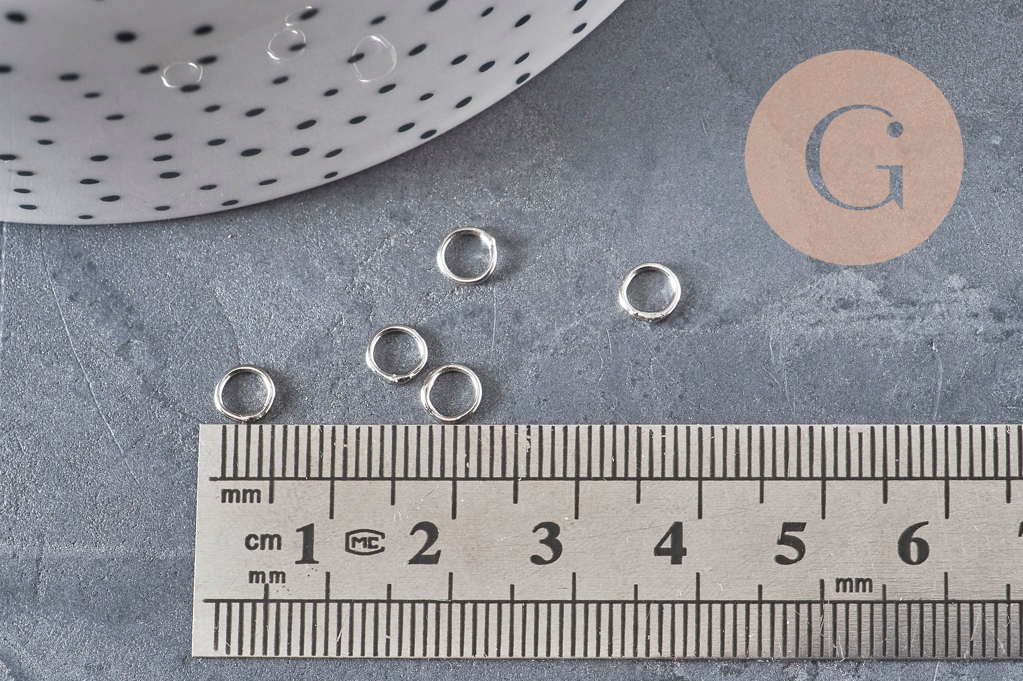 Closed round jump rings, platinum brass, 5mm-0.7mm, x10 (G11213)