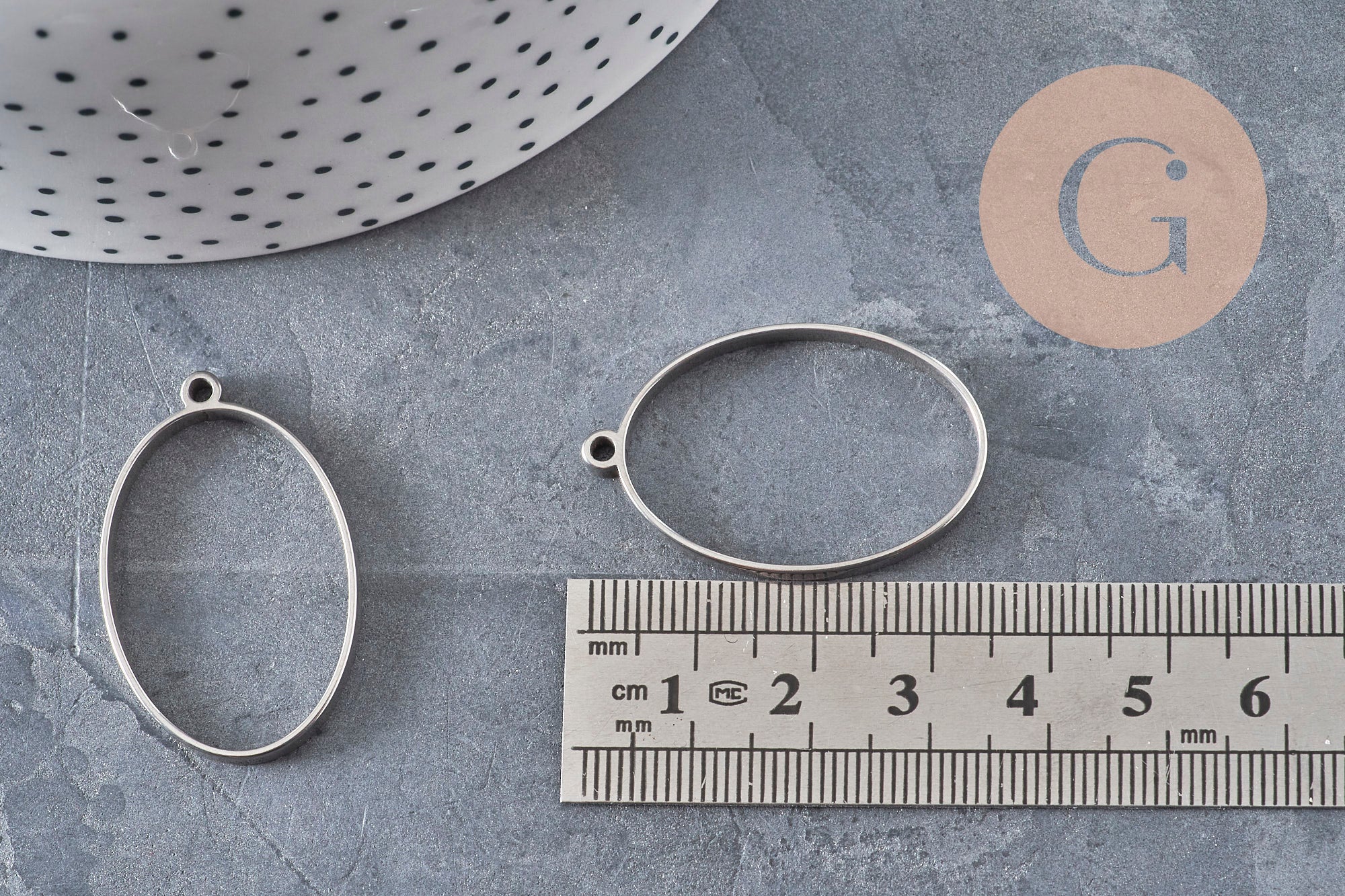 35mm Platinum Flat Oval Stainless Steel 304 Pendant, x1 (G11188)