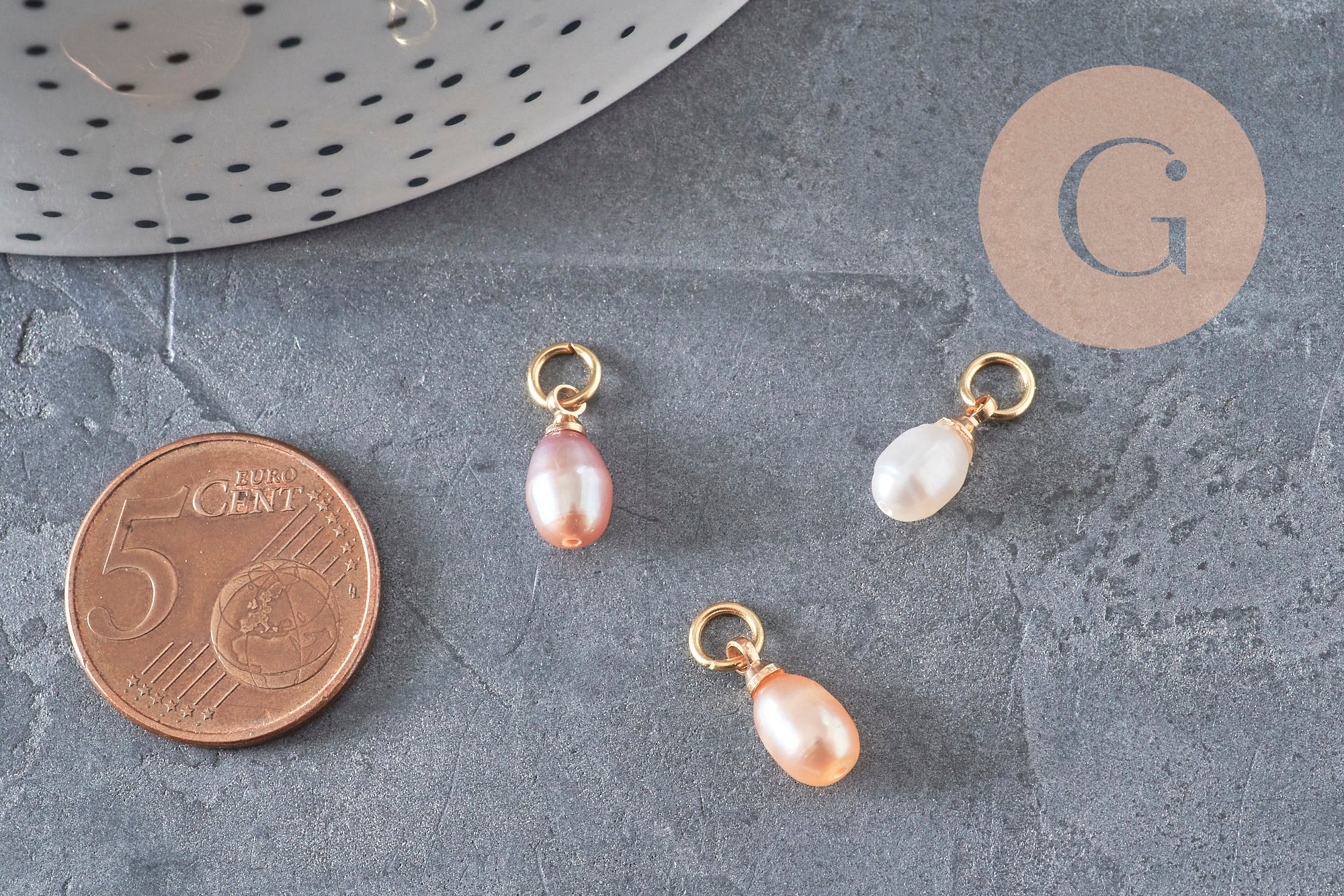 Pink peach natural freshwater pearl drop charm brass 11mm, x1 (G11275)