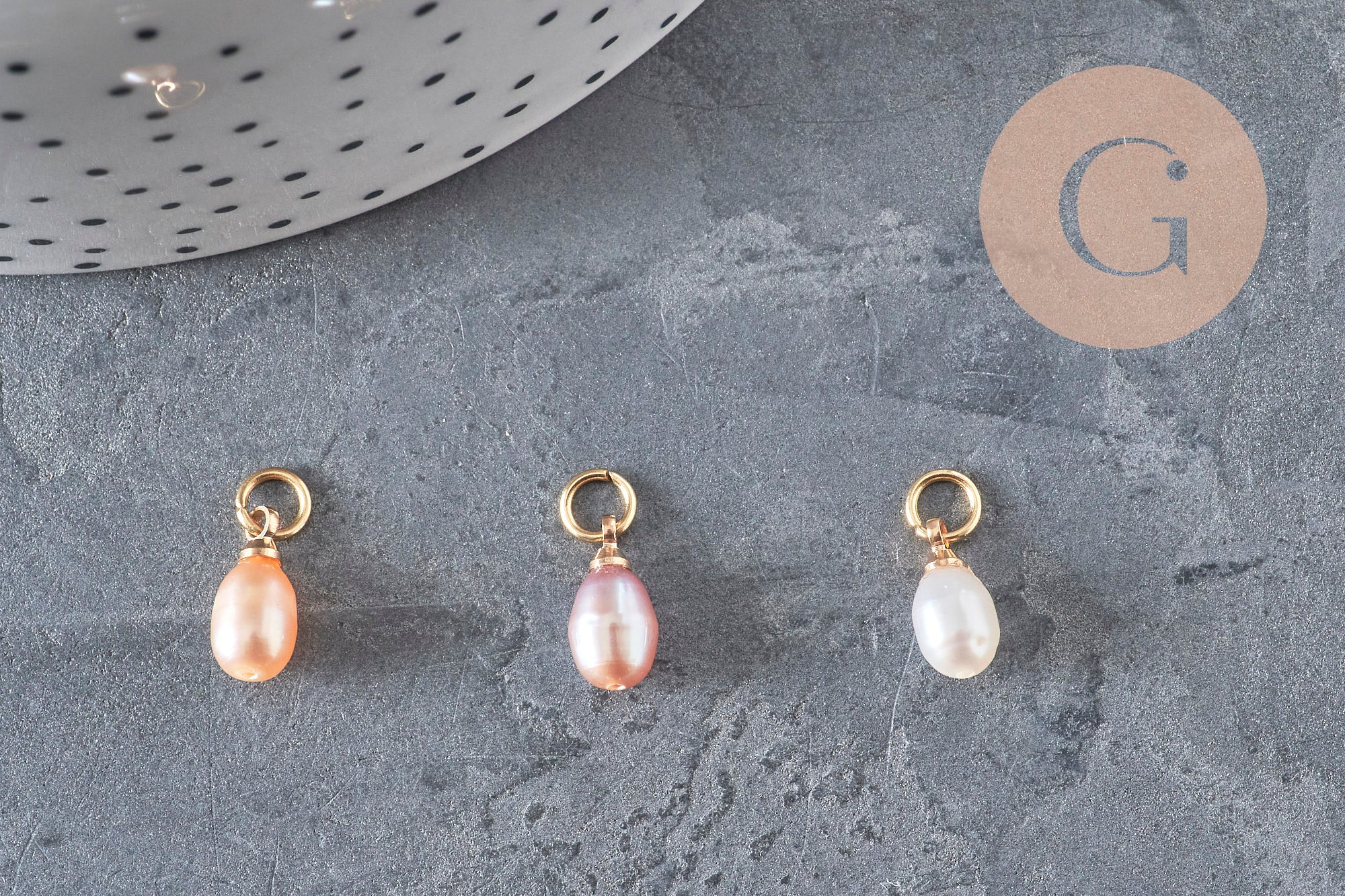 Pink peach natural freshwater pearl drop charm brass 11mm, x1 (G11275)