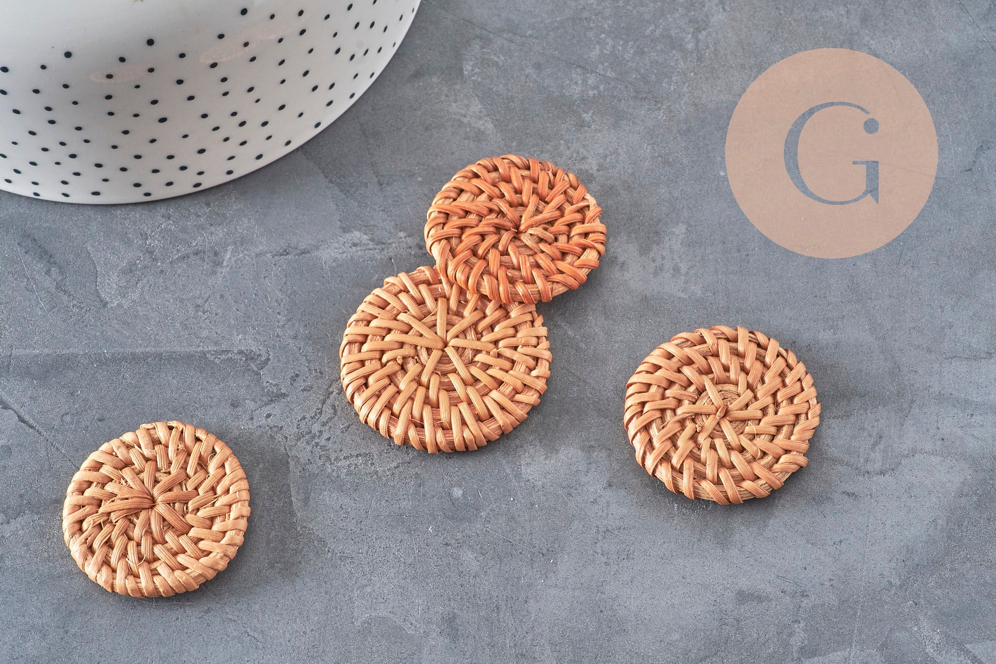 Natural woven wicker pendant, wooden bead, wicker bead, jewelry creation, geometric beads, 30-40mm, X2 G2575