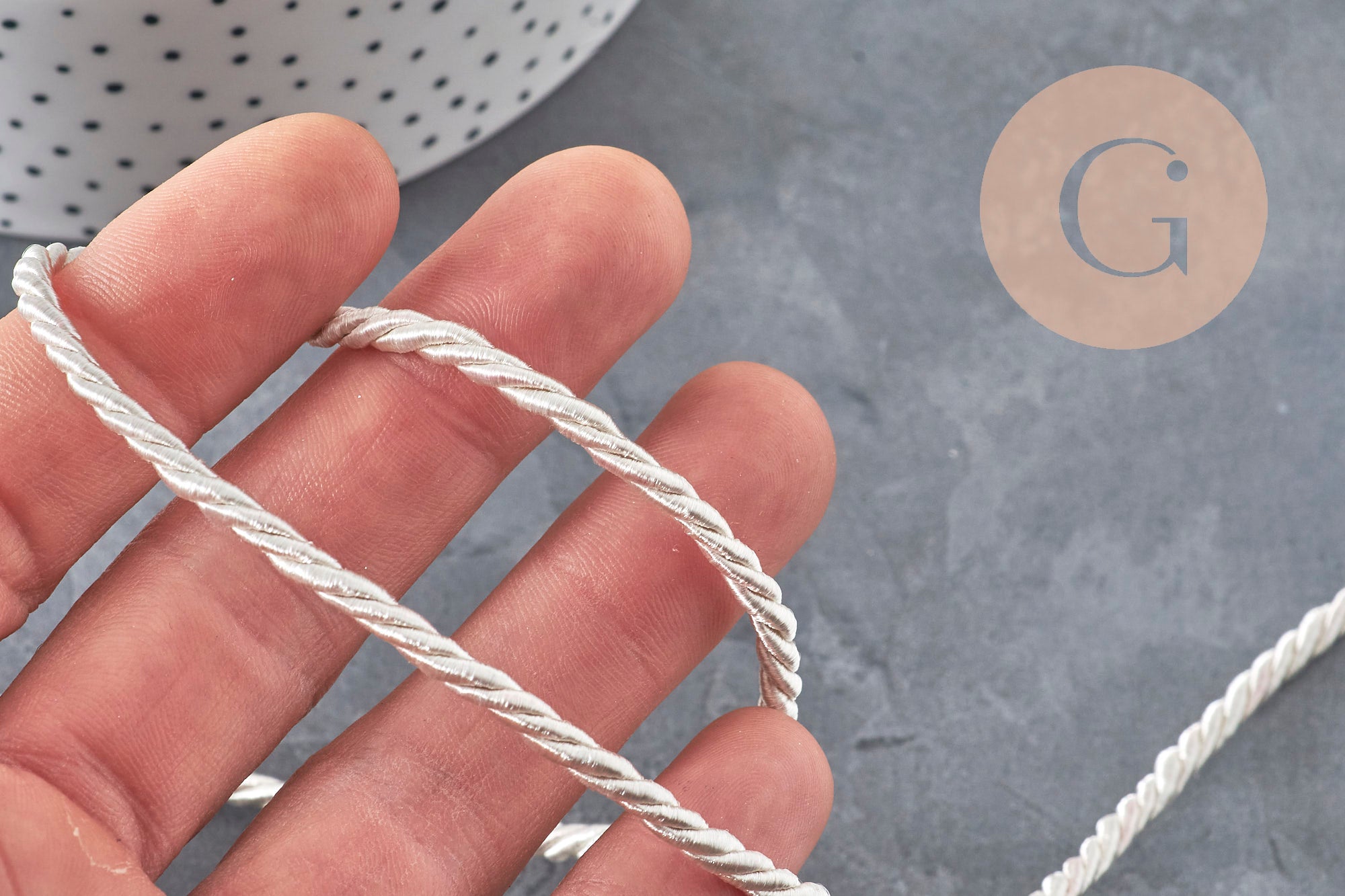 Cordón satinado trenzado beige 3 mm, x1 metro (G2319)
