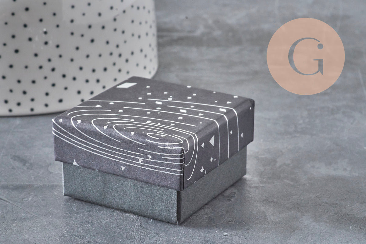 Boite carrée cadeau carton noir galaxie argent 5.3cm, x1 (G11332)