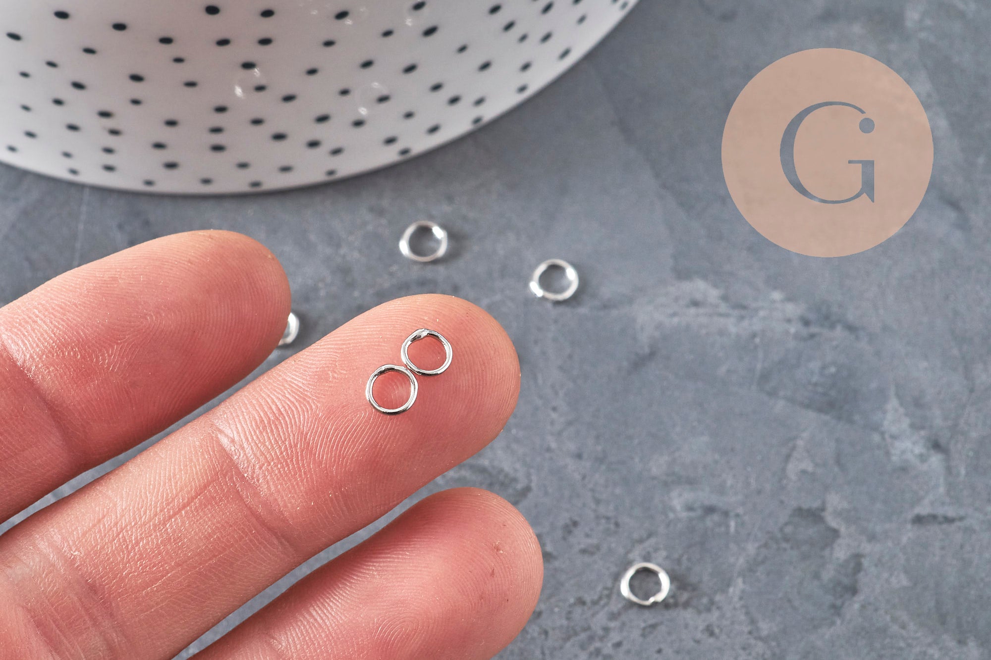 Closed round jump rings, platinum brass, 5mm-0.7mm, x10 (G11213)