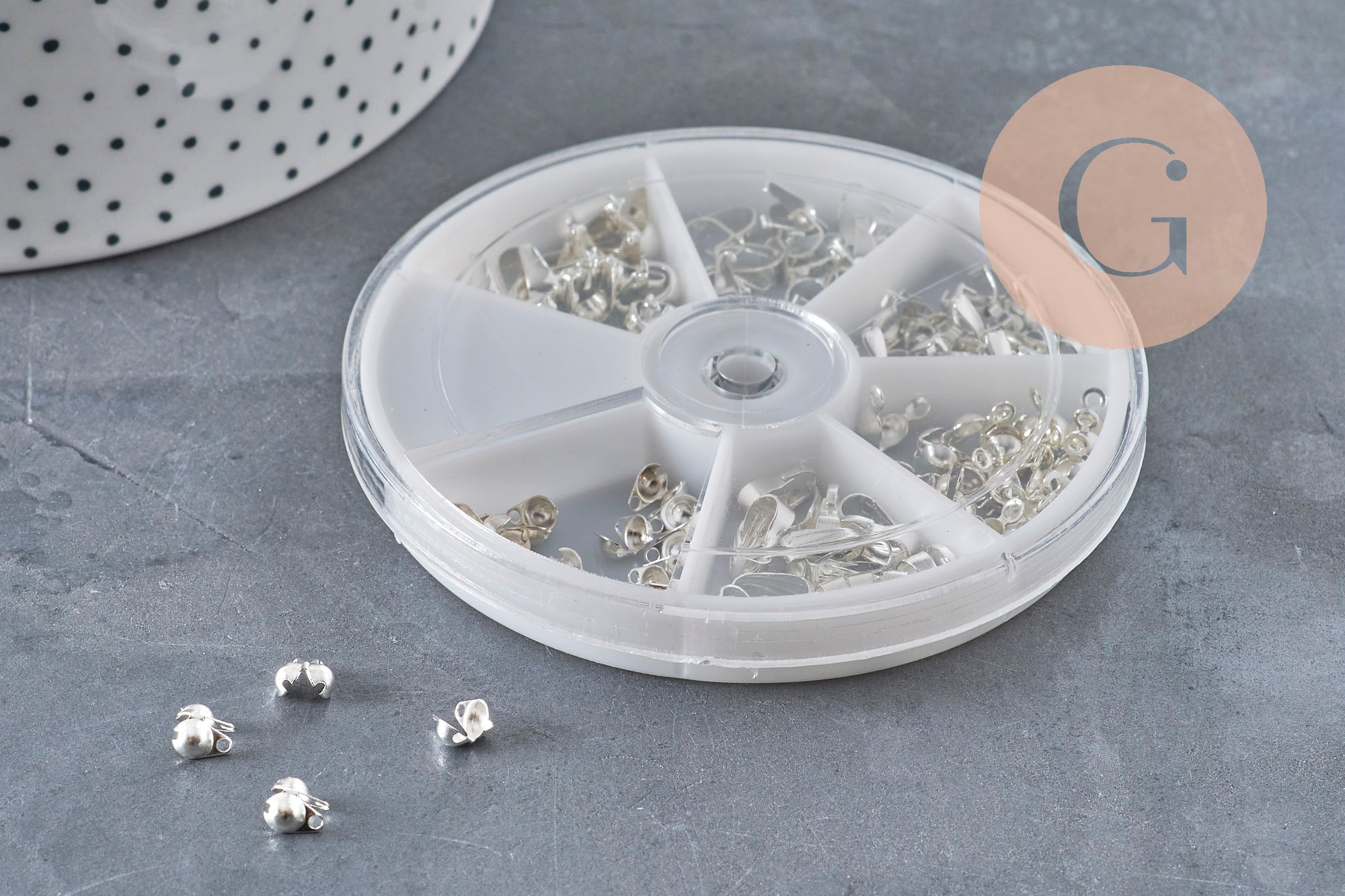 Packs of 120 304 stainless steel silver-plated bails and findings, x1 (G11238)