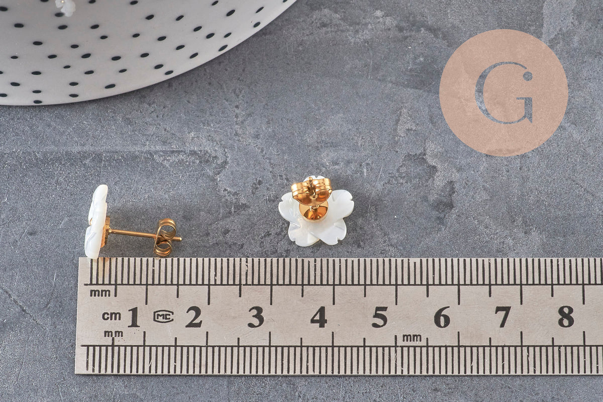Boucles puce fleur nacre naturelle acier inoxydable doré PVD, x1 (G11305)