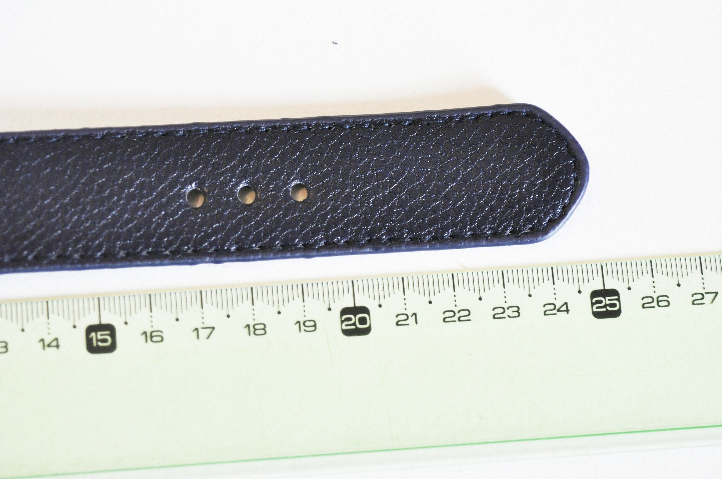Bracelet cuir marine réglable boucle dorée 25.5mm, x1 (G2494)