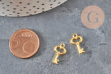 Gold zamac key charm 15.5mm, x10 (G11227)