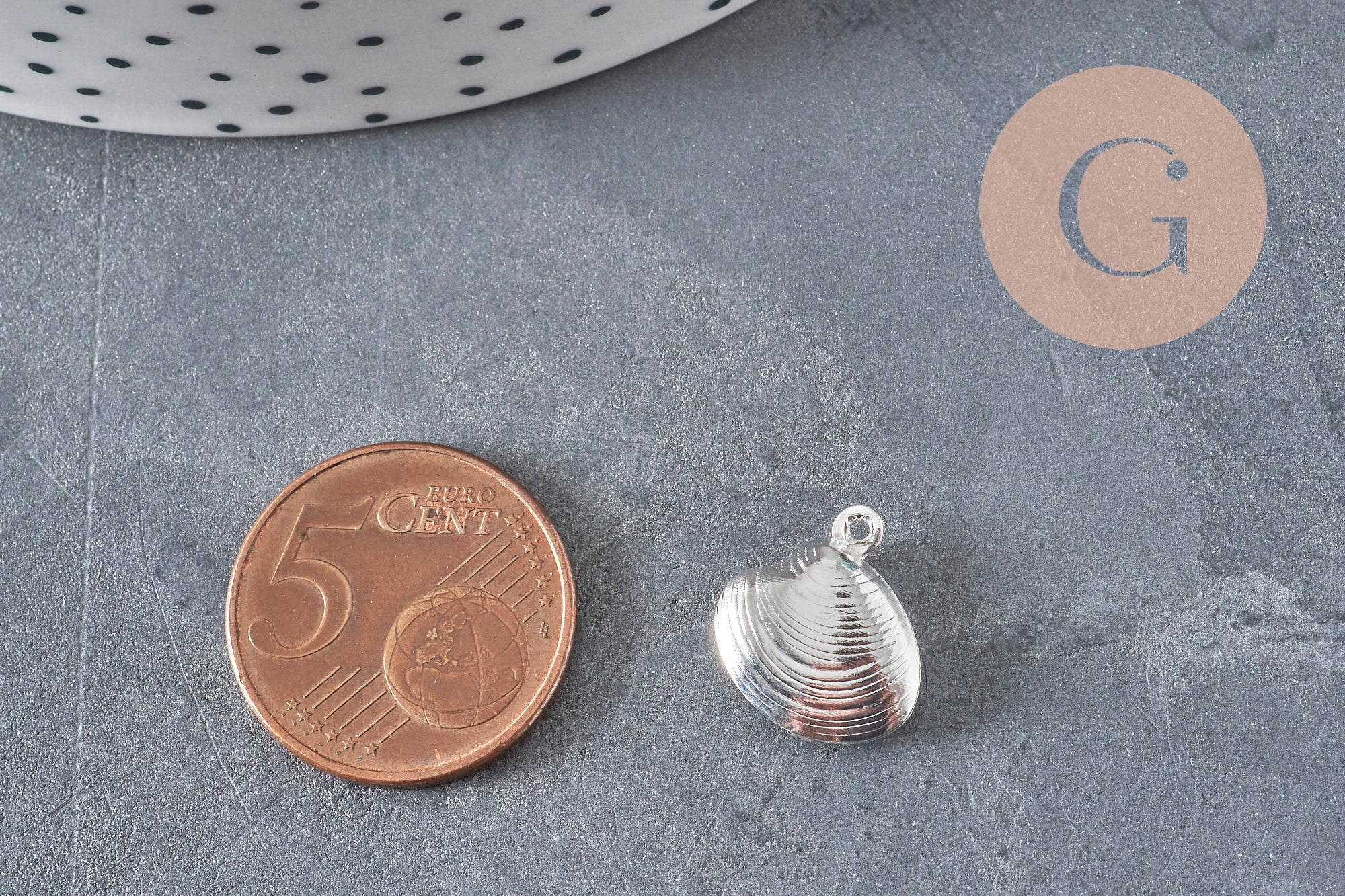 Shell charm 304 stainless steel silver plated 14mm, x1 (G11270)