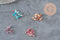 Breloque ronde agate naturelle facetée laiton platine 8.5mm, x1 (G11369)-Breloques et pendentifs-Gingerlily Perles