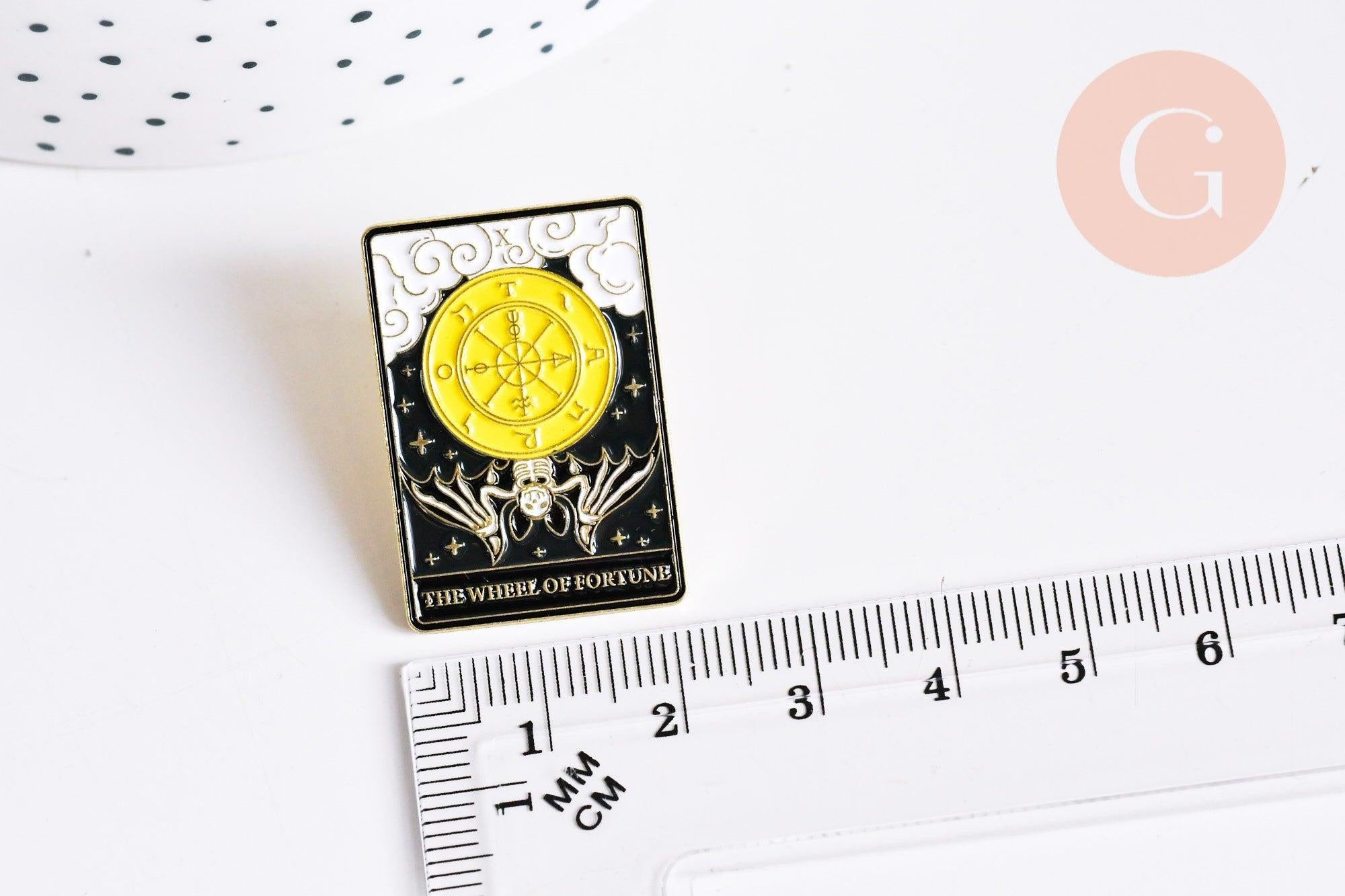 Broche pins carte tarot La roue de la fortune mystique émail noir doré émail 30.5mm,décoration veste,x1 (G6764)