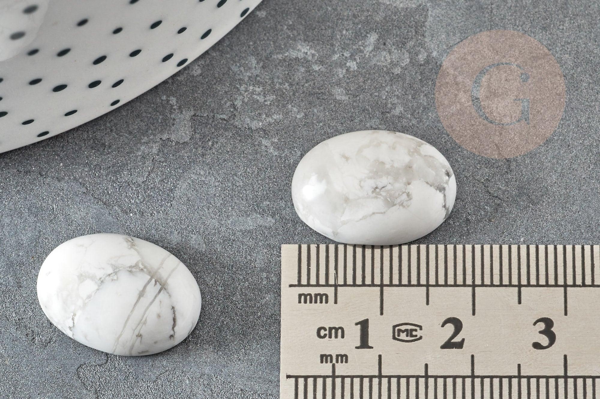 Cabochon ovale howlite blanche naturelle 18 x13mm, x1 (G2021)