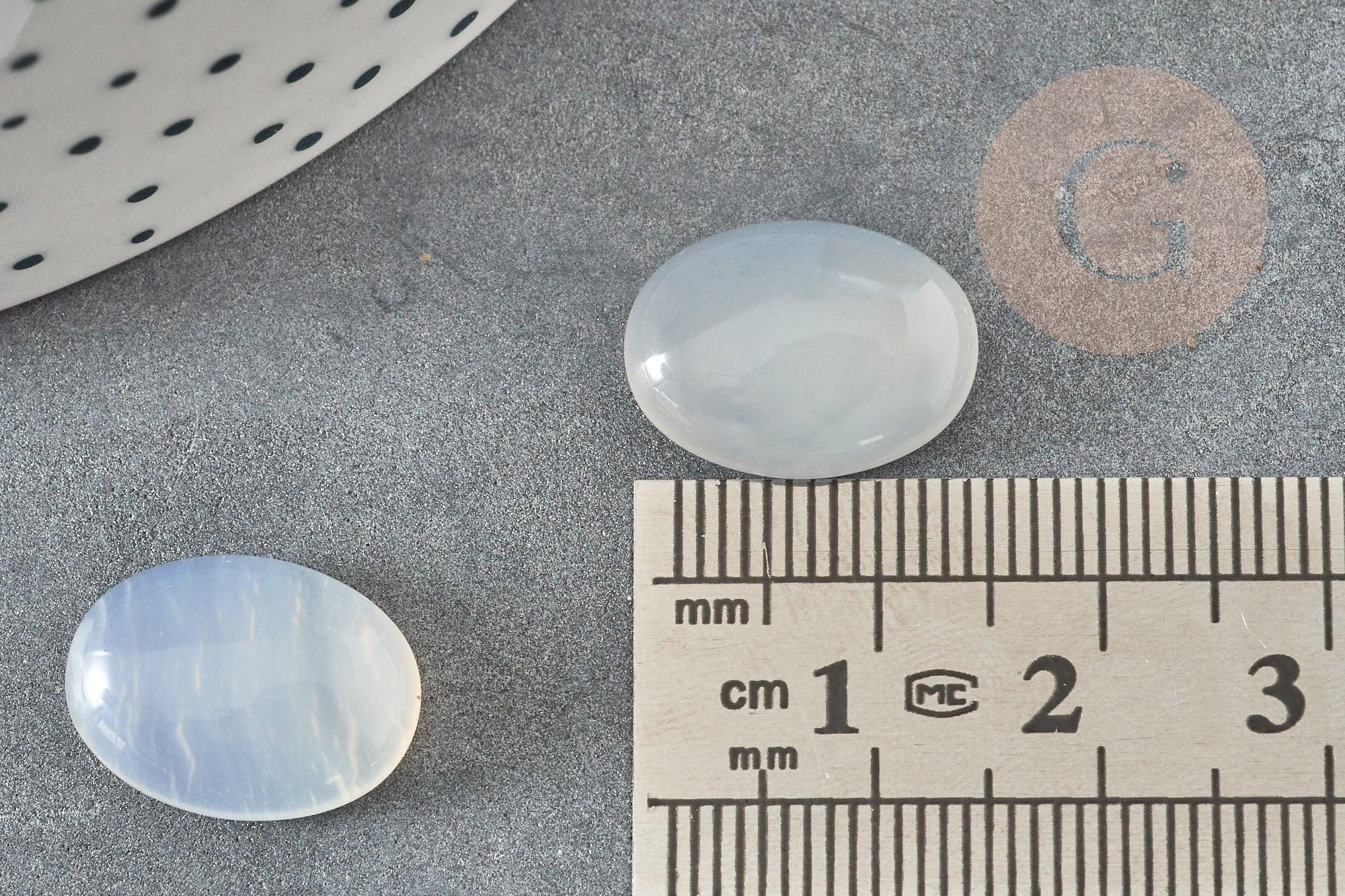 Cabochon ovale jade naturel blanc 16mm, x1 (G1294)