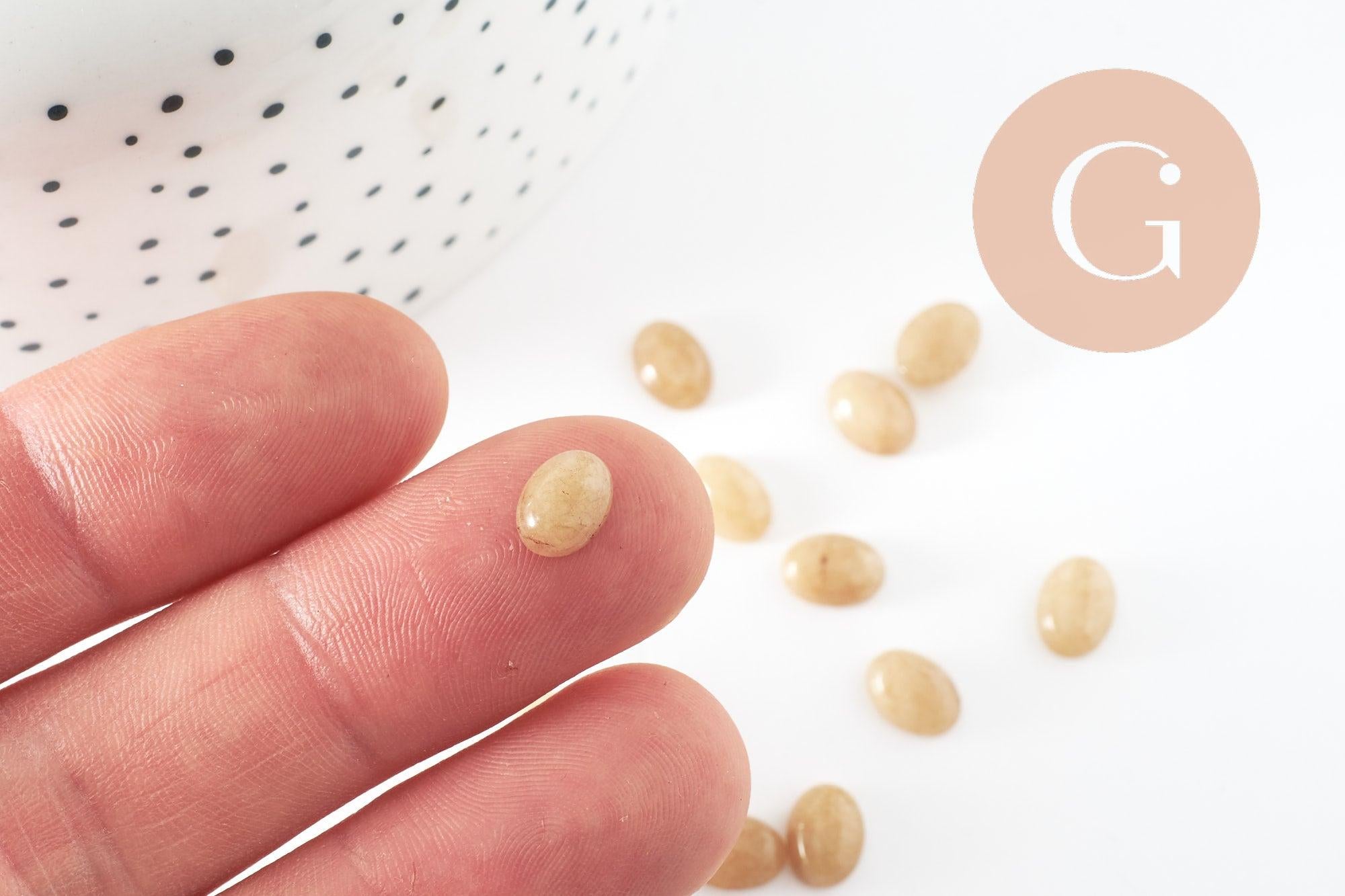 Cabochon ovale jade naturel jaune clair 8x6mm, x1 (G10126)