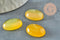 Cabochon ovale jade naturel teinté jaune 18x13mm, x1 (G9515)
