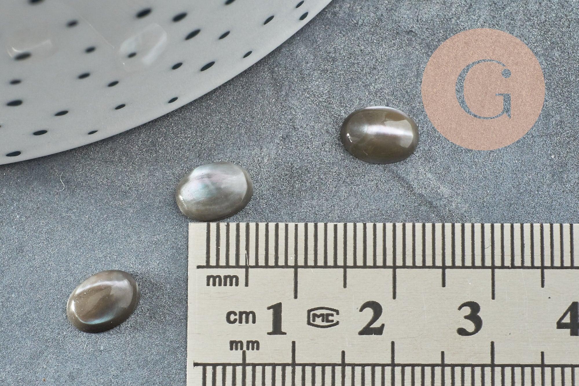Cabochon ovale nacre noire naturel 8x6mm, x1 (G1083)