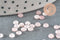 Cabochon rond jade naturel rose clair 4mm, x1 (G9953)