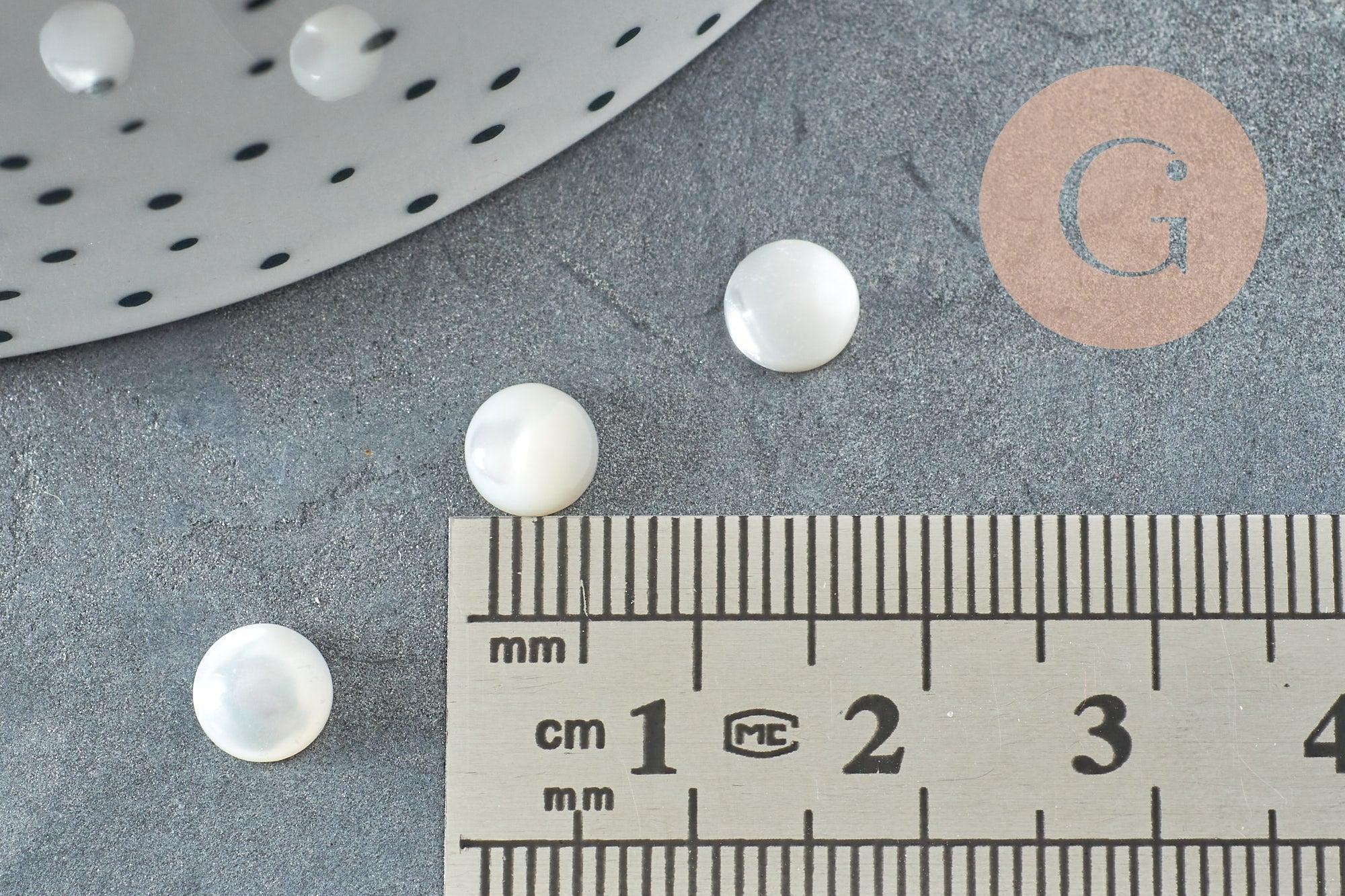 Cabochon rond nacre blanche naturelle 5.4mm, x1 (G1738)