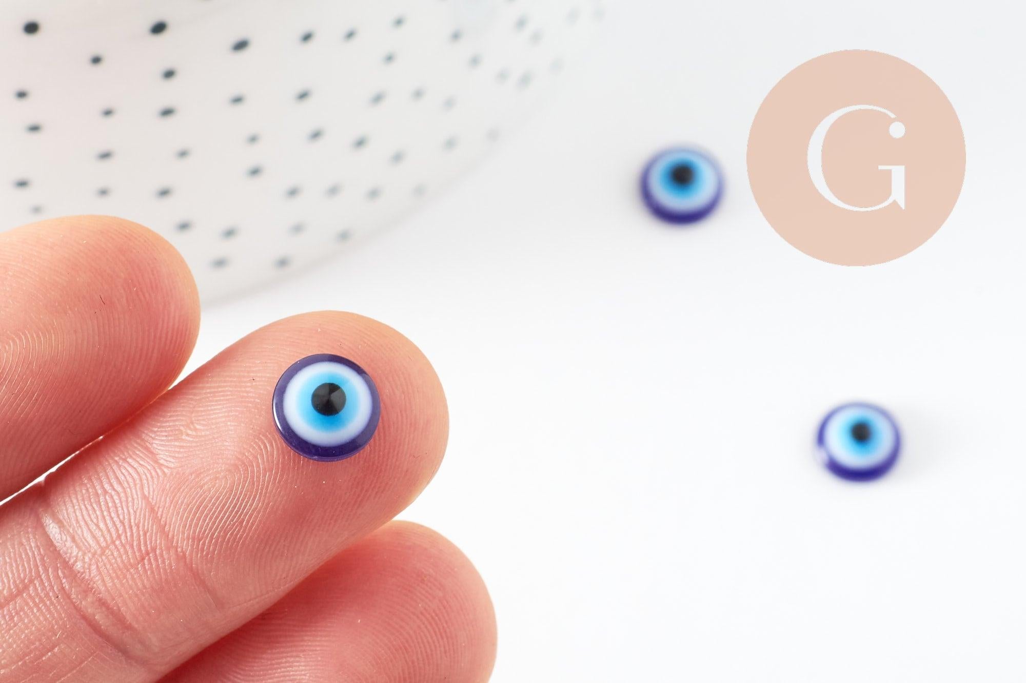 Cabochon rond résine bleue mauvais oeil 8mm , x20 (2.7g) G0303