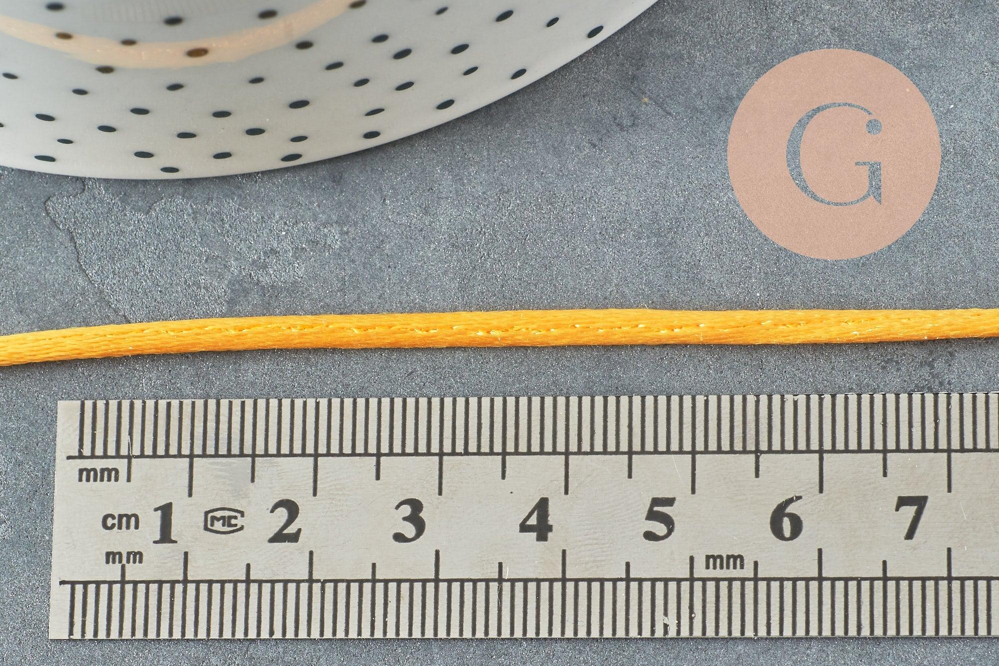Cordon queue de rat polyester satin jaune brillant 2mm, x5 mètres (G2713)