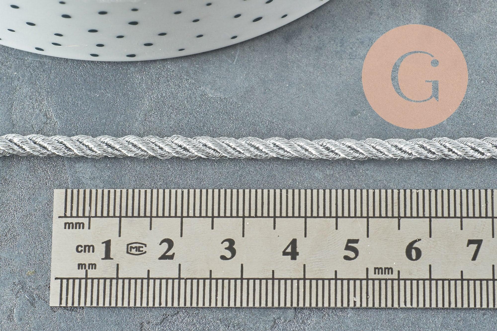 Cordon satiné torsadé argent 2-3mm, x1 ou x5 mètres (G1382)