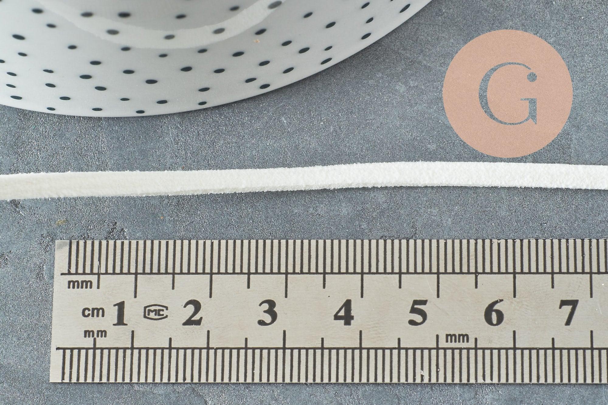 Cordon suédé blanc imitation cuir 4mm, x1 mètre (G0640)