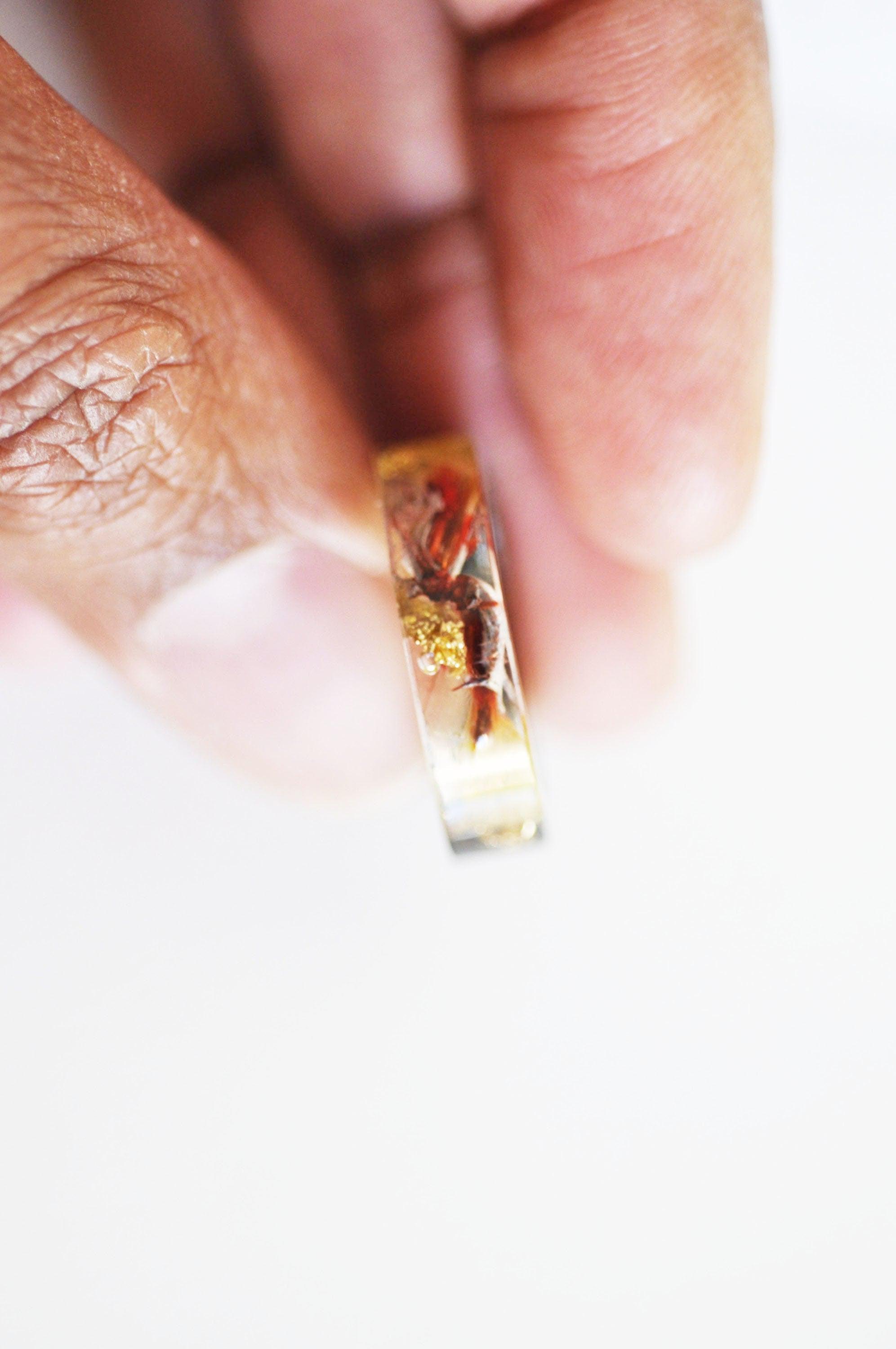 EP Bague ébène bois résine feuille d'or jaune 17.5mm, x1 (G1823)