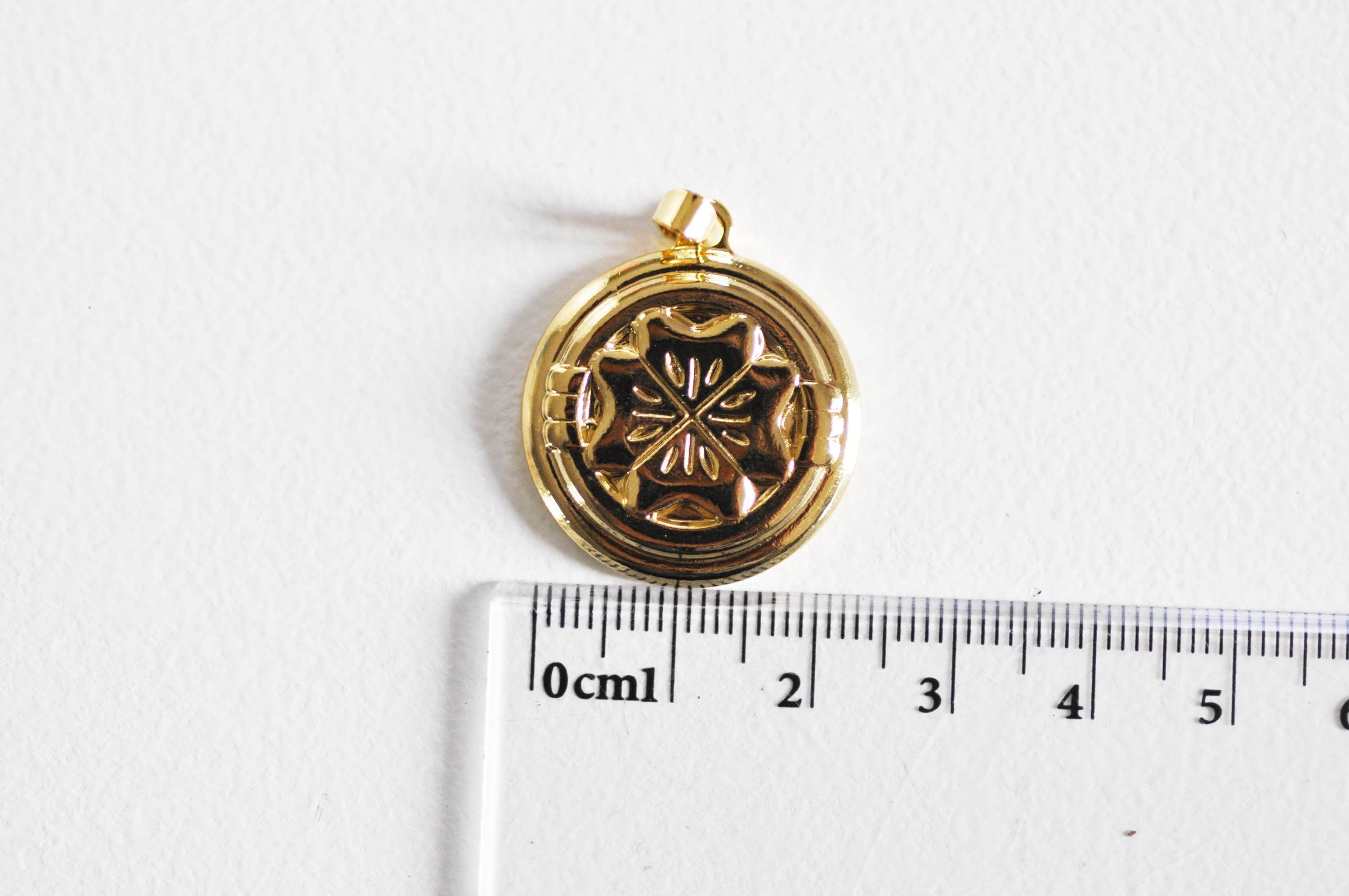 EP Pendentif médaille ronde trèfle acier doré, pendentif doré,sans nickel,laiton doré, création bijoux,médaille or,2.7cm-G1502