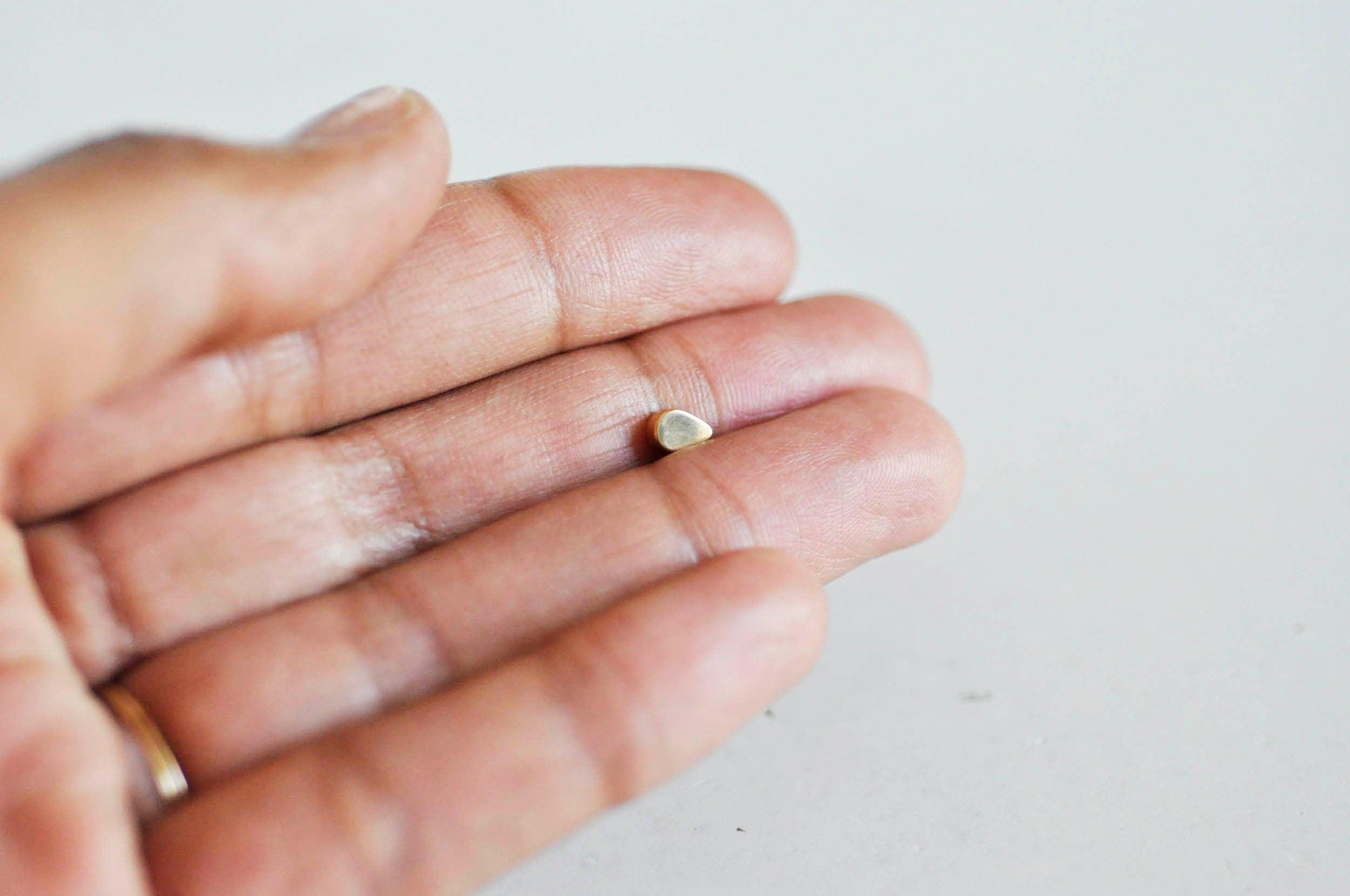 EP Perle goutte laiton doré 18k,perle dorée or,fournitures créatives, sans nickel,creation bijoux,perle géométrique,6mm,x 30-G34