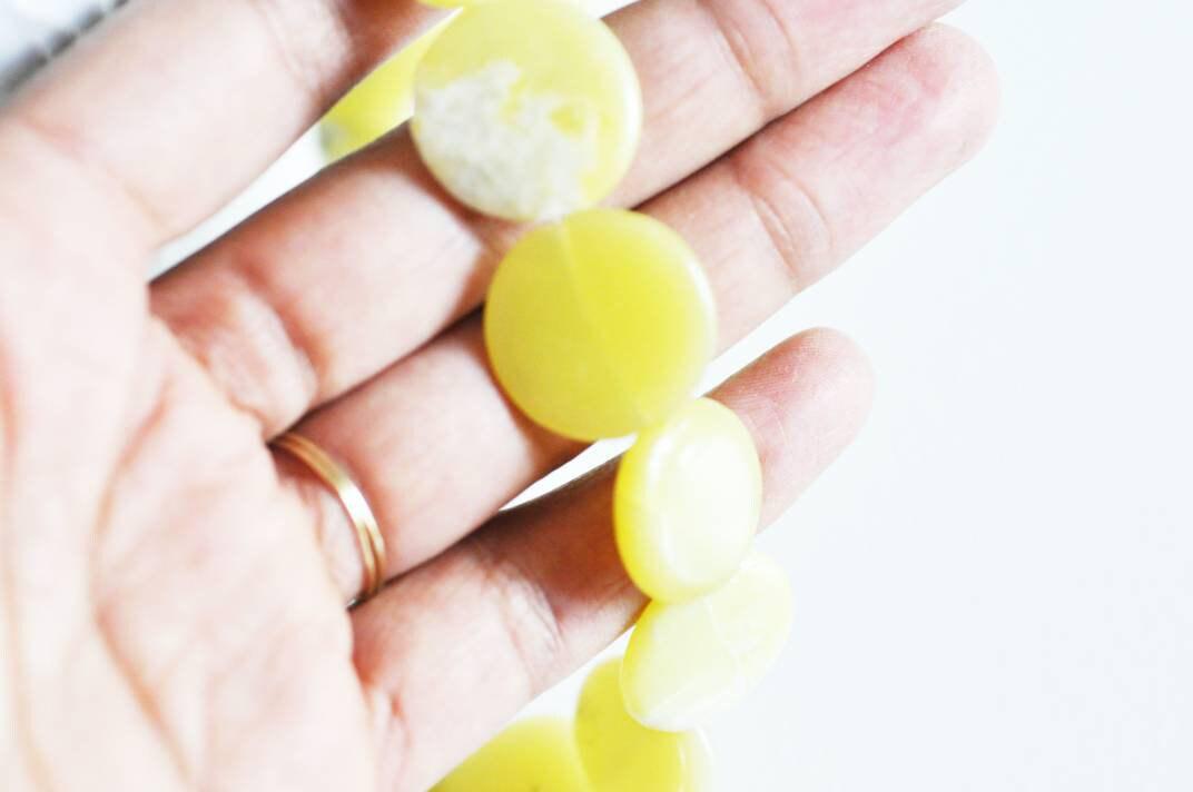 EP Perle ronde jade jaune feuille,pierre précieuse,pierre naturelle,jade jaune naturel,perle pierre,pierre roulée,bijou pierre,22mm,les 5-G600