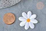 Ecusson brodé Marguerite blanche thermocollant 33mm, x2 (G7787)