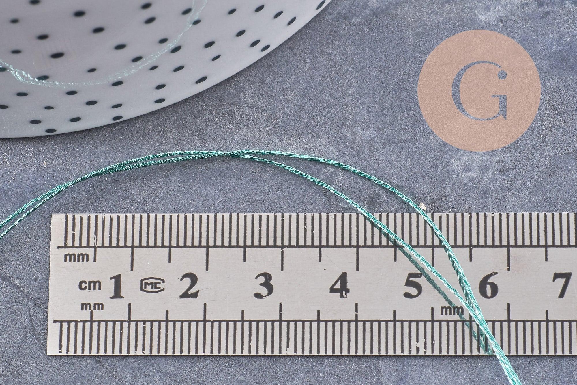 Fil vert or métallisé en polyester 0.4mm, x1 bobine de 50 mètres (G10064)