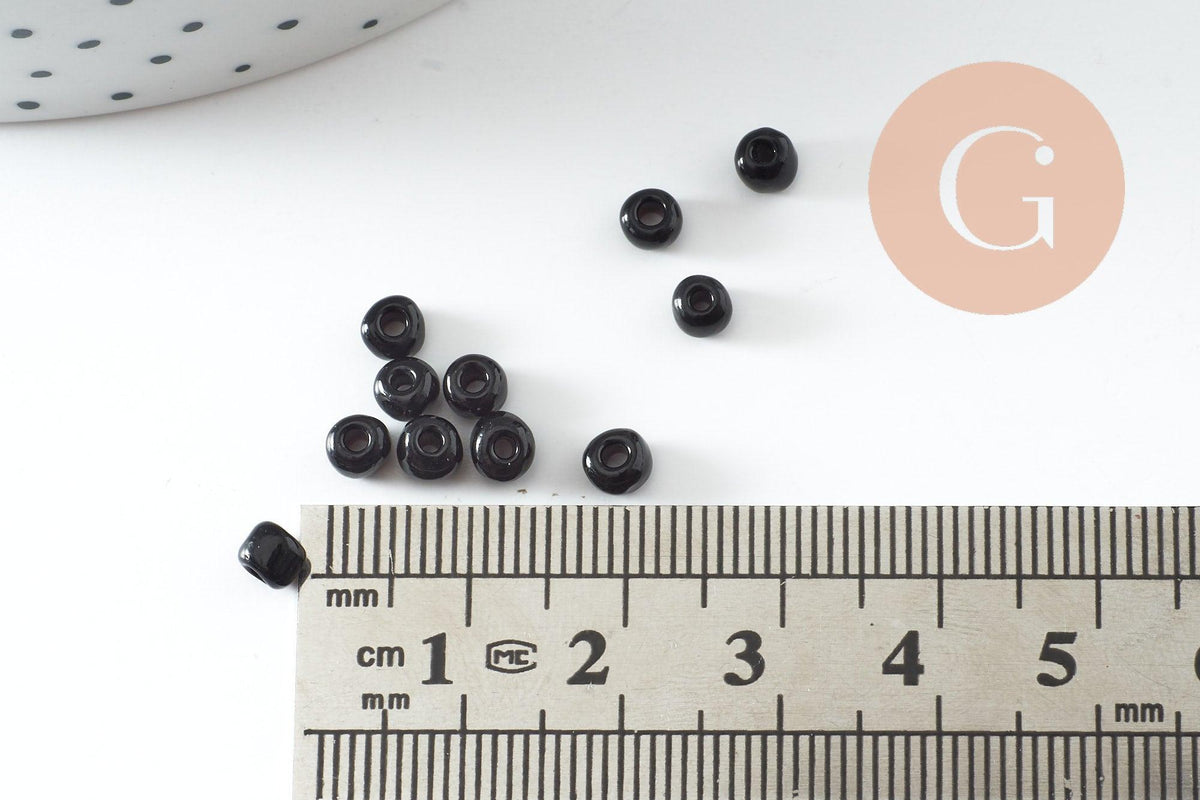 Grosses perles rocaille noire 4mm, x10Gr (G0901)