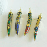 Pendentif Corne en laiton et pierres, pierre naturelle, pendentif doré, pendentif pierre, pendentif tibétain, 60mm,G2965