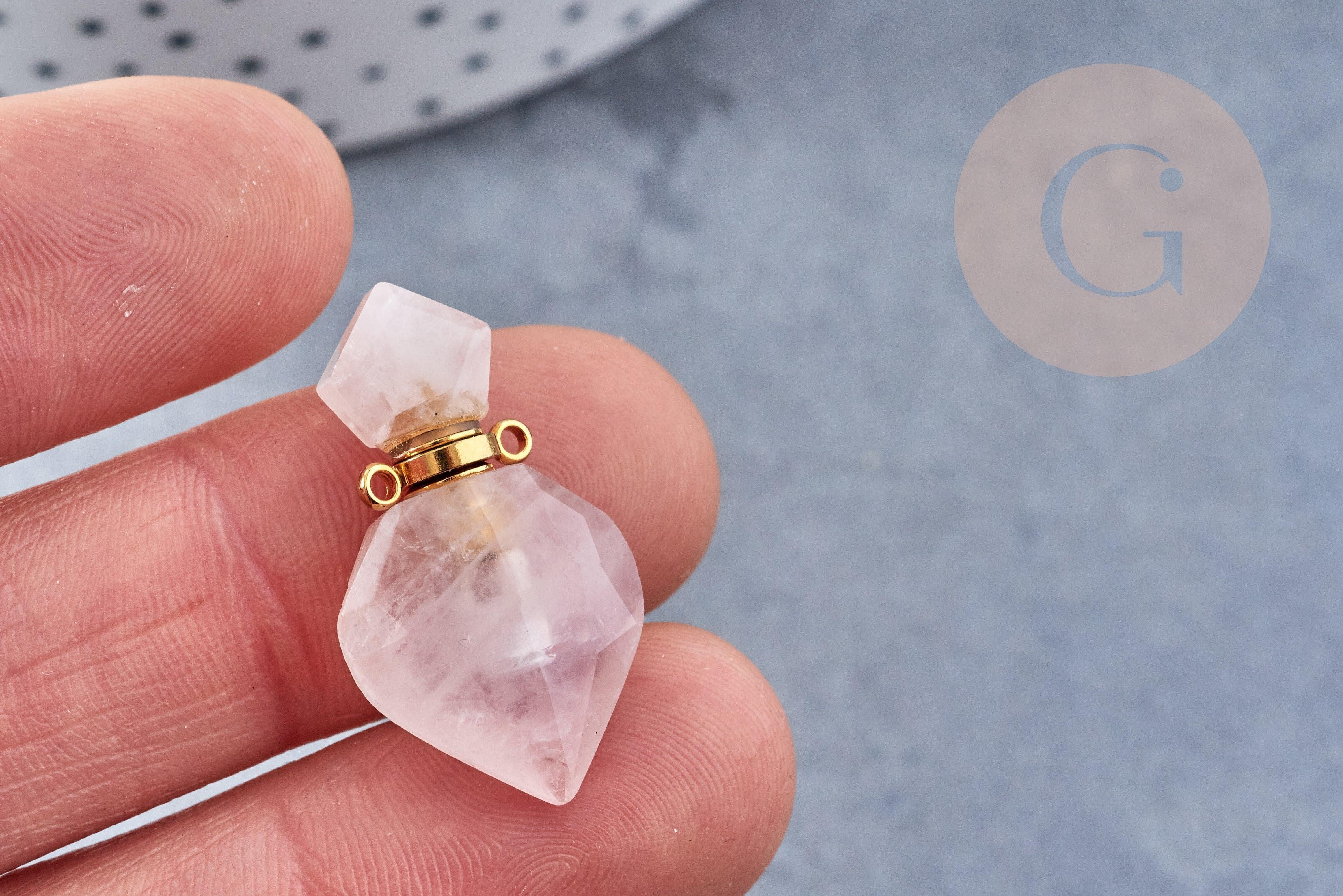 Pendentif bouteille parfum quartz rose naturel laiton 27mm, x1 (G8633)