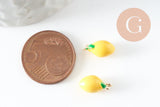 Pendentif citron laiton doré 18K résine jaune 13mm, x1 (G8053)
