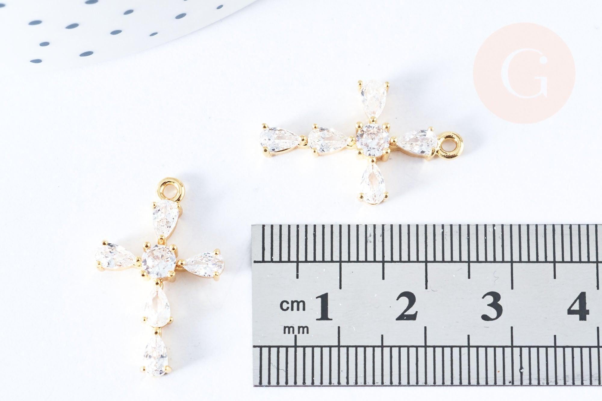 Pendentif croix laiton doré 18k zircons blancs transparents 24mm, création bijoux porte bonheur en zircon, x1 (G6988)