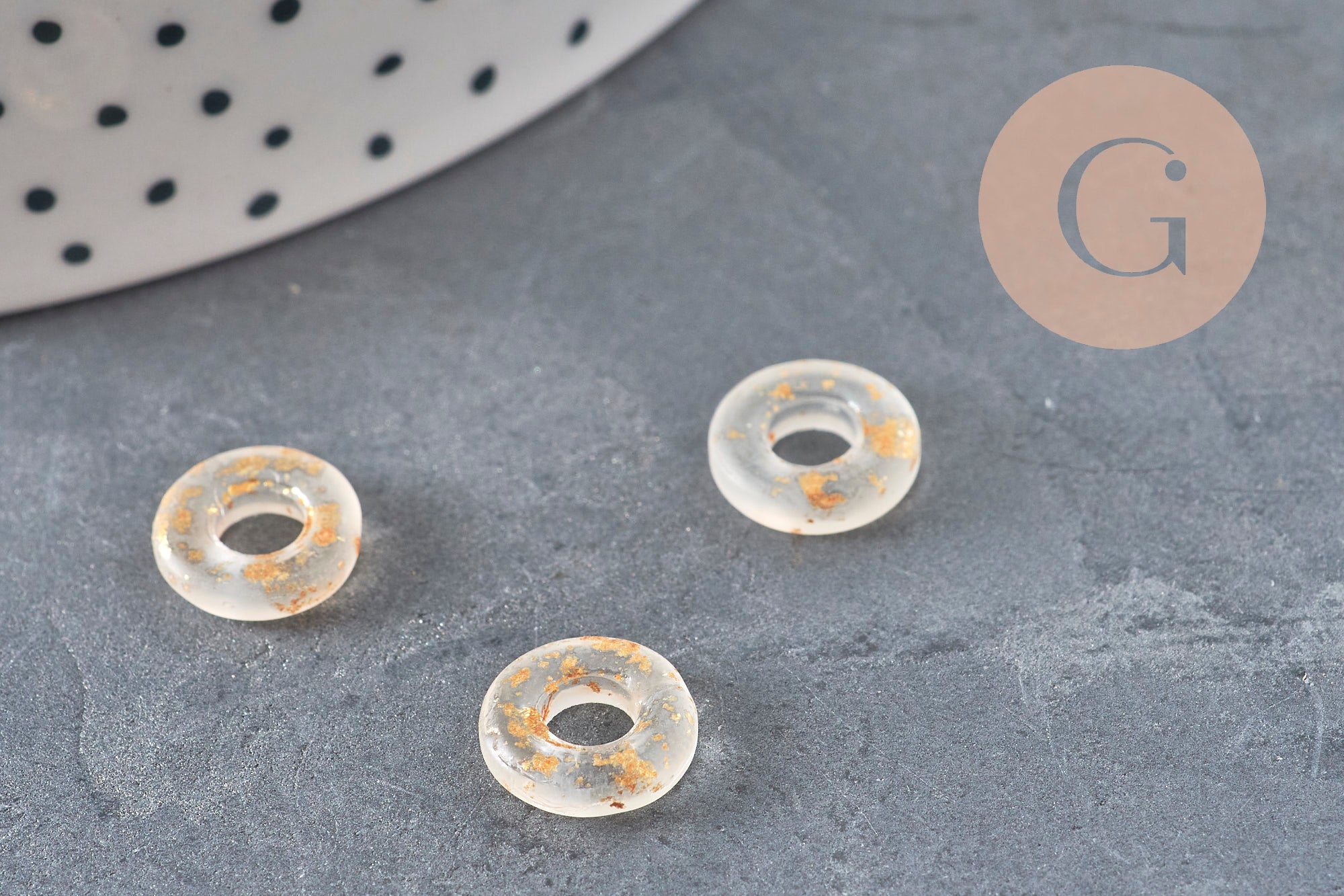 Transparent glass and gold leaf donut pendant, a round glass pendant for your jewelry creations, 15x3mm, x 10 (G3299)