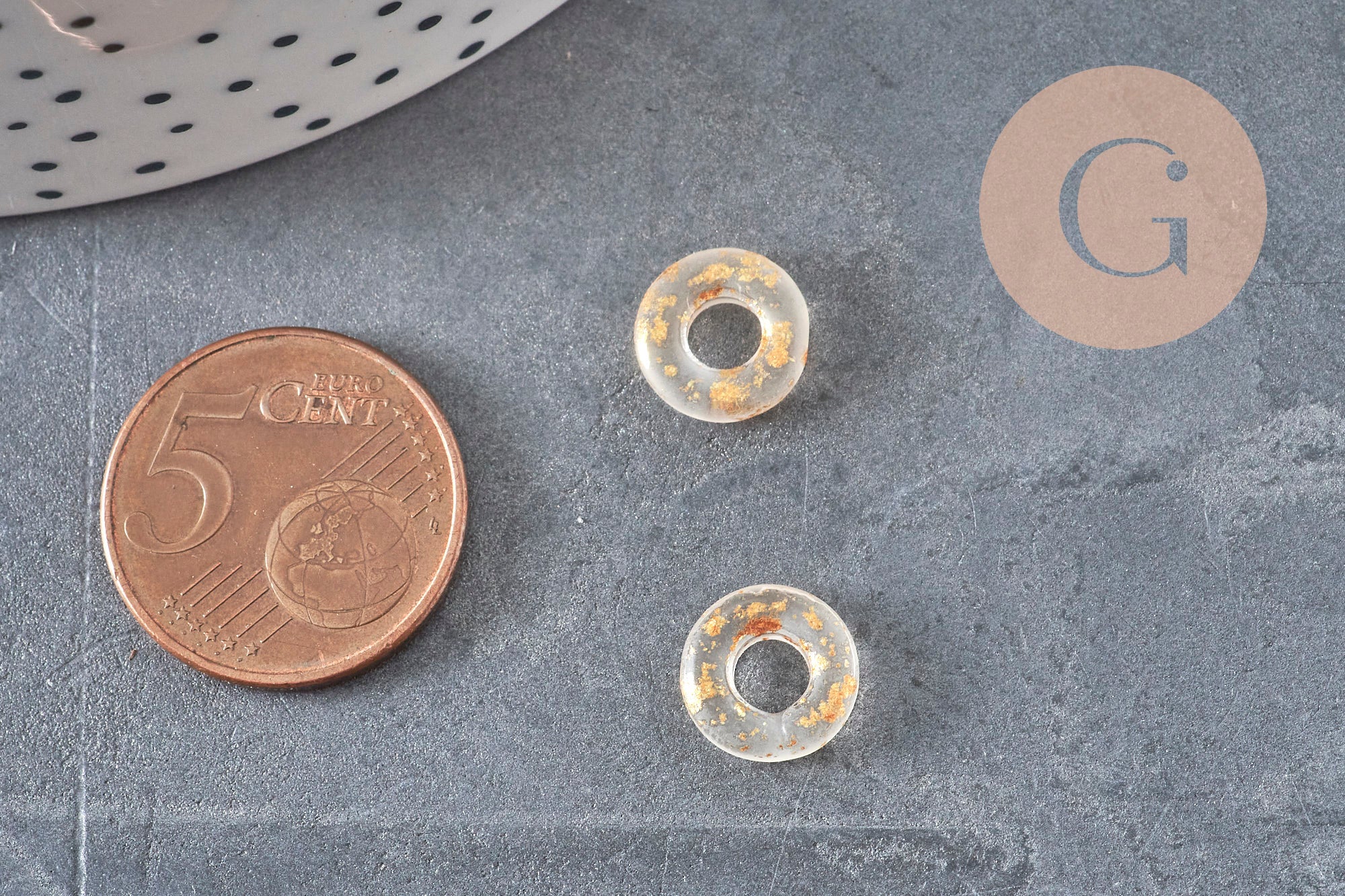 Transparent glass and gold leaf donut pendant, a round glass pendant for your jewelry creations, 15x3mm, x 10 (G3299)