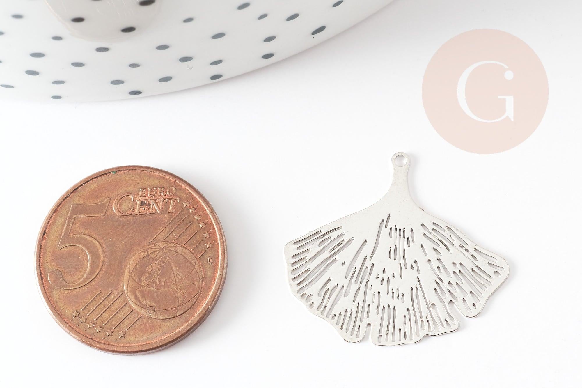 Pendentif estampe filigrane feuille gingko laiton argenté, Pendentif très fin et léger, 25x22mm x2 (G3700)