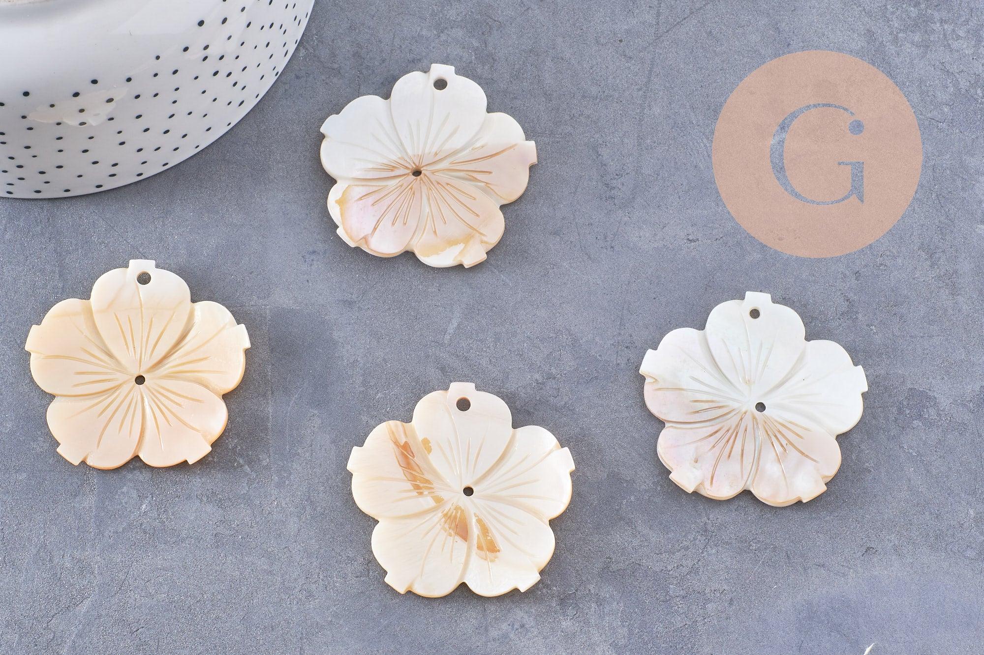 Pendentif fleur nacre blanche naturelle 48mm, x2 (G10227)