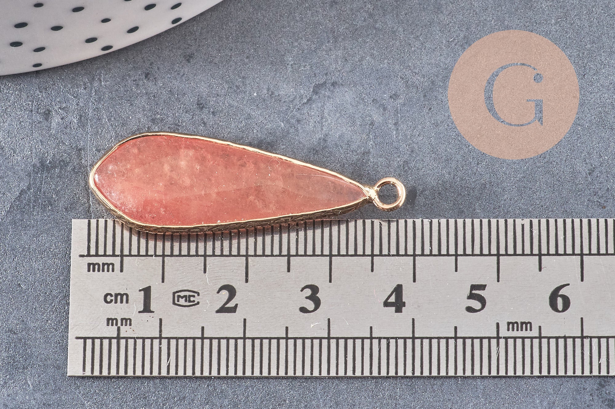 Pendentif goutte jade rose facettes doré 31mm, x1 (G1774)
