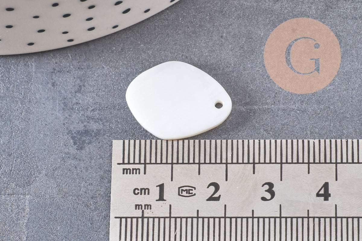 Pendentif goutte ovale nacre blanche 15mm naturelle, x 10 (G5902)