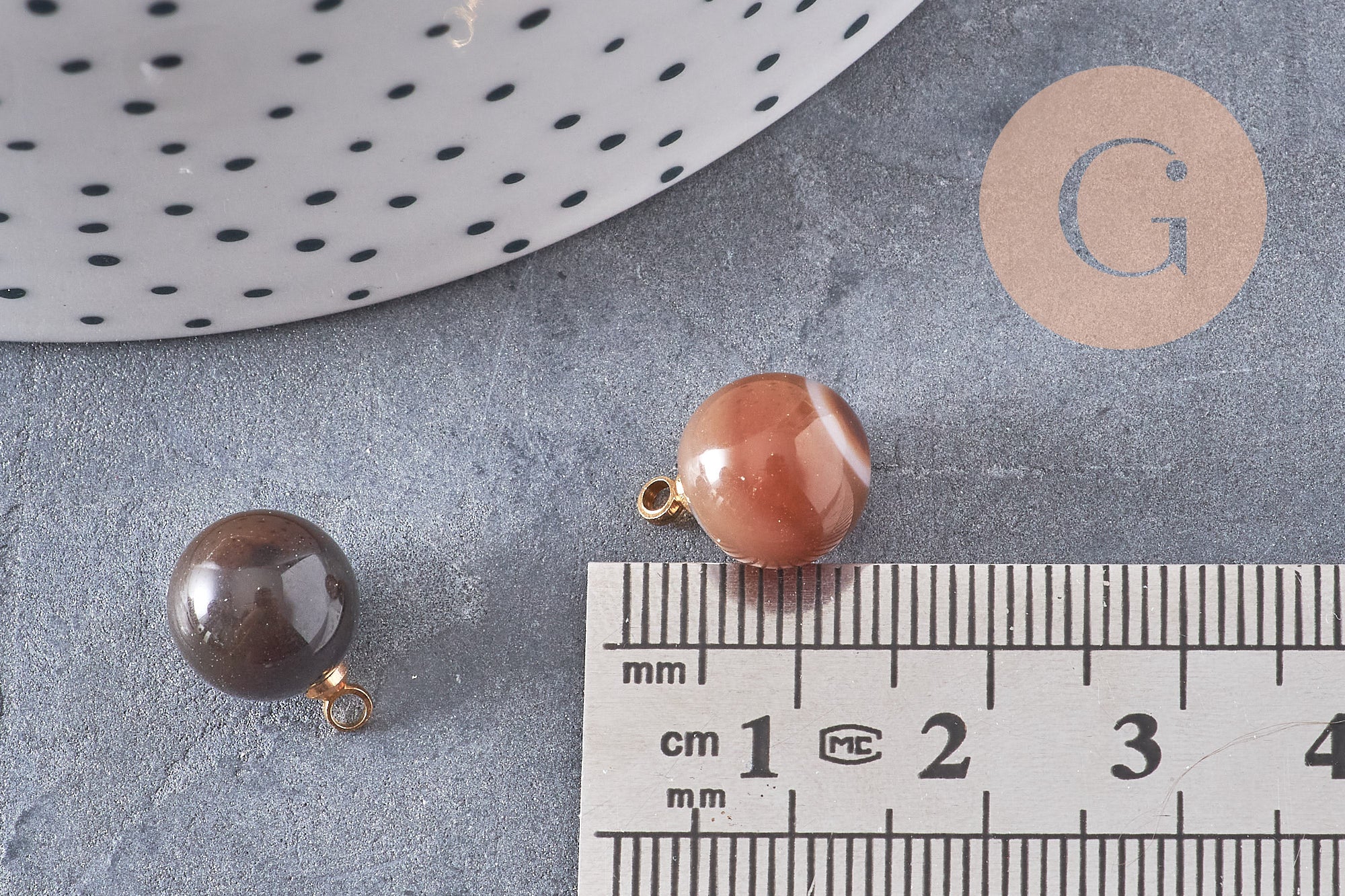 Pendentif goutte rond agate noire rayée laiton doré 14mm, x1 (G4787)