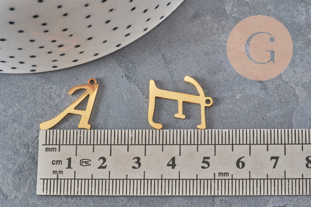Pendentif lettre initiale acier inoxydable doré IP 20.5mm, x1 (G11375)-Breloques et pendentifs-Gingerlily Perles