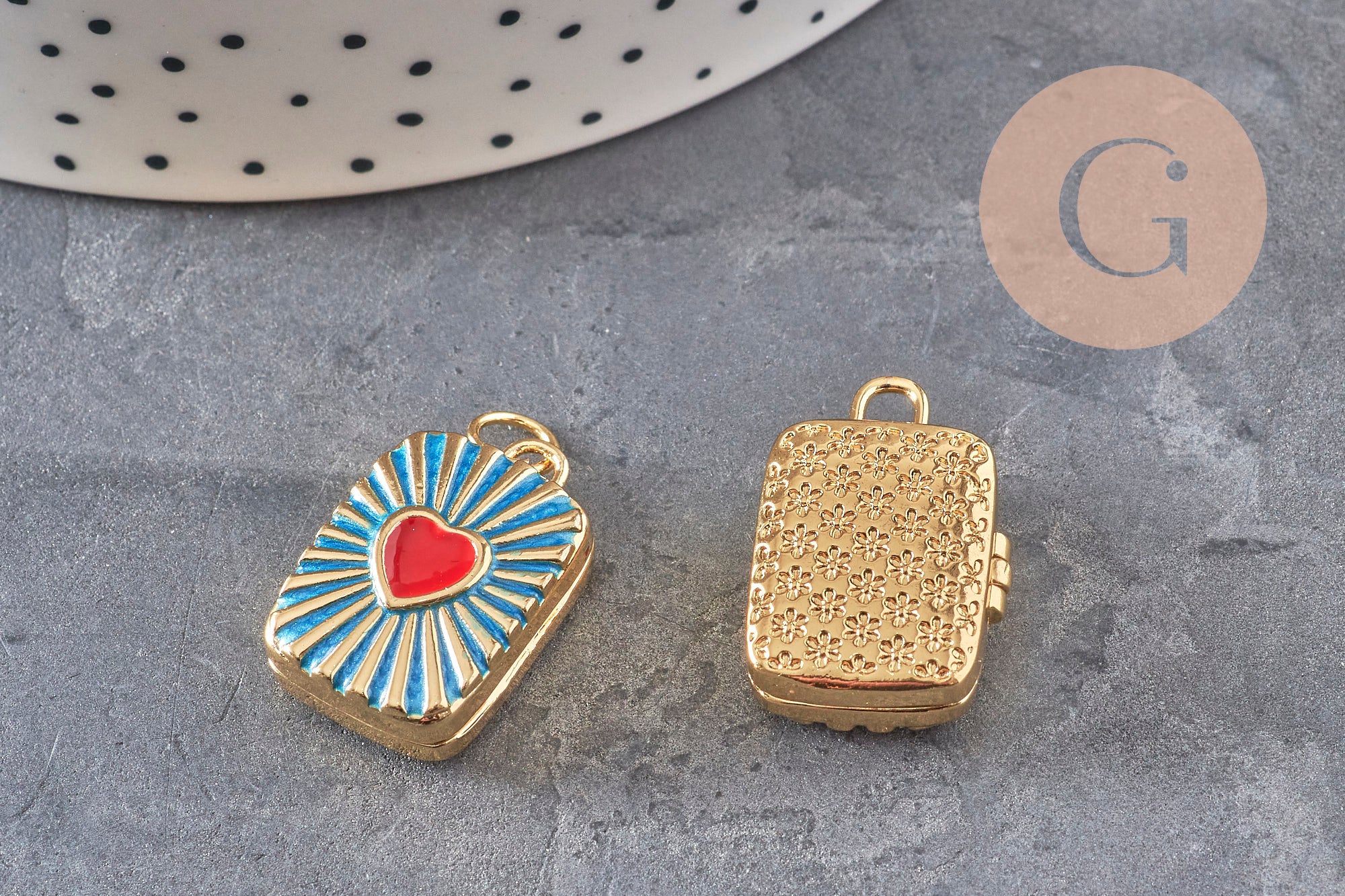 Pendentif locket rectangle cœur porte-photo laiton doré 18K émaillé 26mm, x1 (G11146)