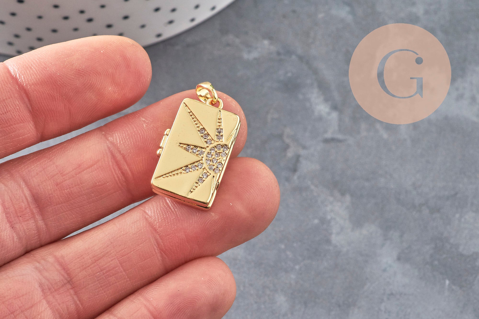 Pendentif locket rectangle laiton doré 18K étoiles zircons 23.5mm, x1 (G11042)