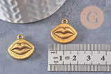 Pendentif médaille bouche ZAMAC doré,1.8cm, x 5 (G0630)