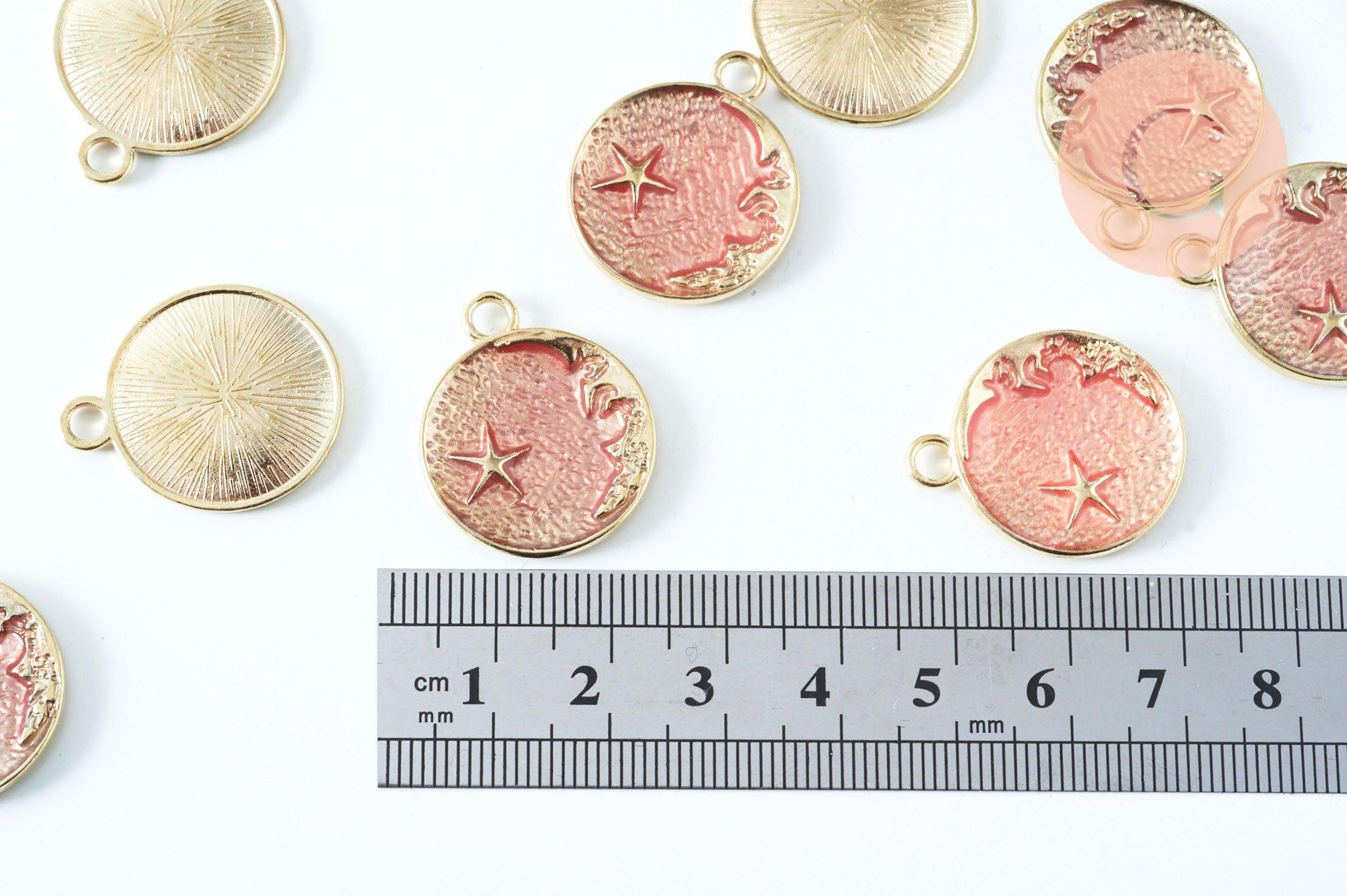 Pendentif médaille rond lune étoiles émail rose zamac doré 25mm, pendentif laiton émaillé,sans nickel, x1 (G6373)